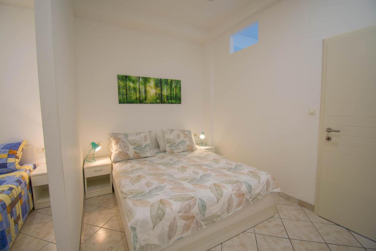 Family Apartment Manuela - Baška Voda Εξωτερικό φωτογραφία